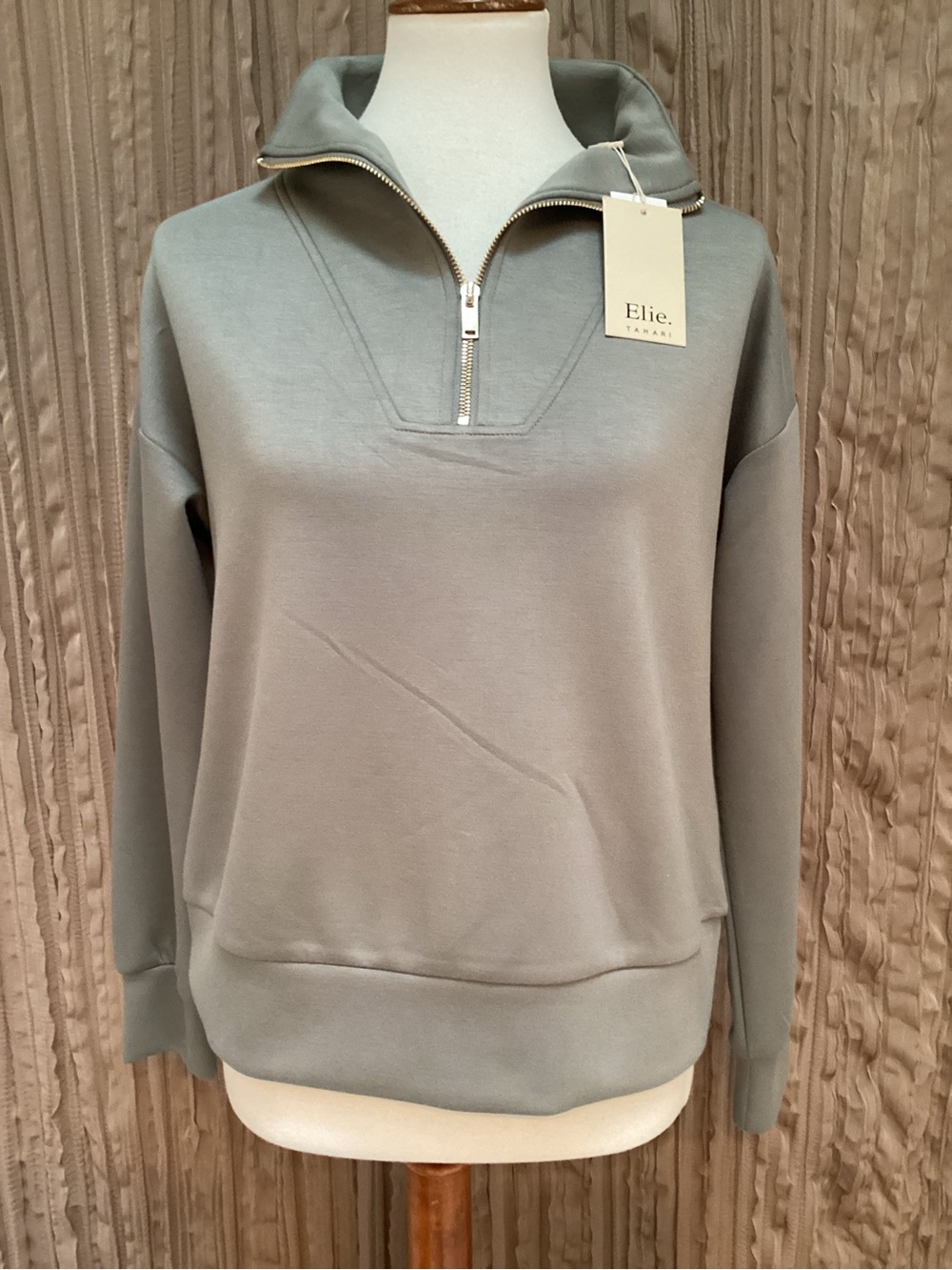 Elie Tahari 🆕 Women's Quarter-Zip Pullover Sweater, relaxed fit, M